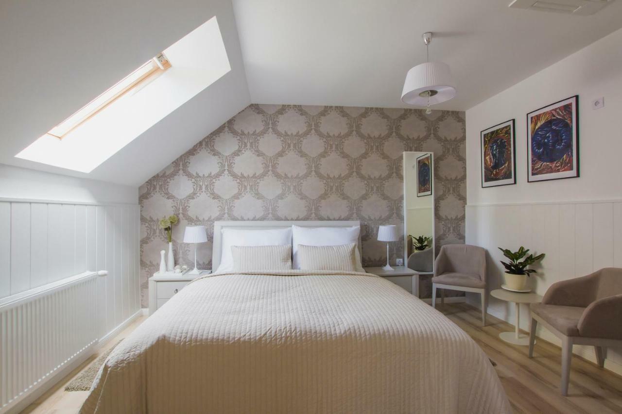 Penzion Kuria Nove Mesto nad Vahom Exterior photo