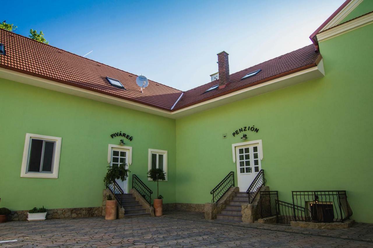 Penzion Kuria Nove Mesto nad Vahom Exterior photo